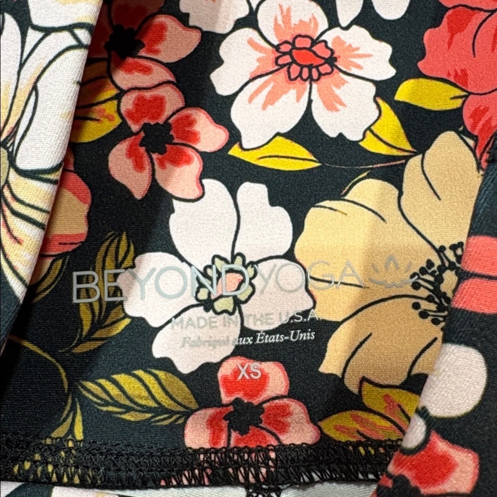Beyond Yoga Scarlet Gardenia Midi High Rise Floral Leggings - Picture 2 of 7